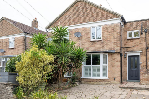 McEntee Avenue, E17