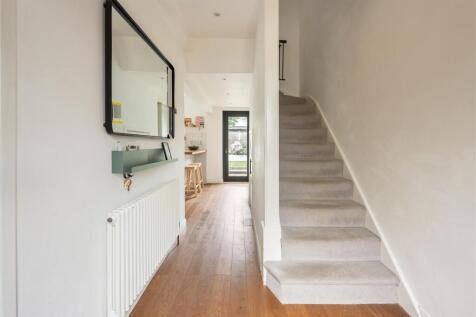 McEntee Avenue, E17