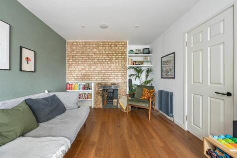 McEntee Avenue, E17