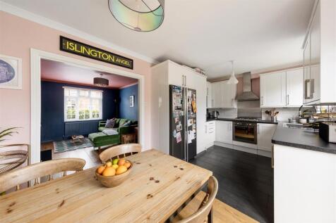 Douglas Avenue - E17