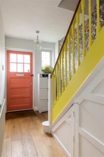 Douglas Avenue - E17