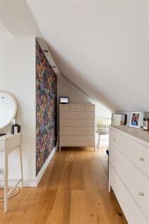 Douglas Avenue - E17