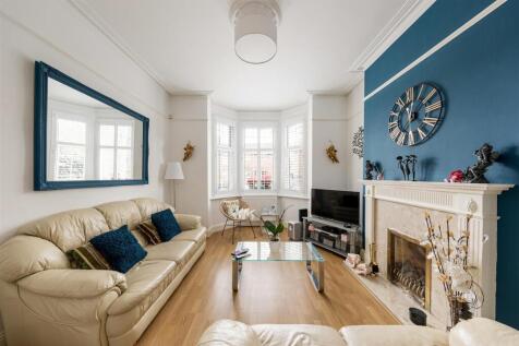 Pretoria Avenue, E17