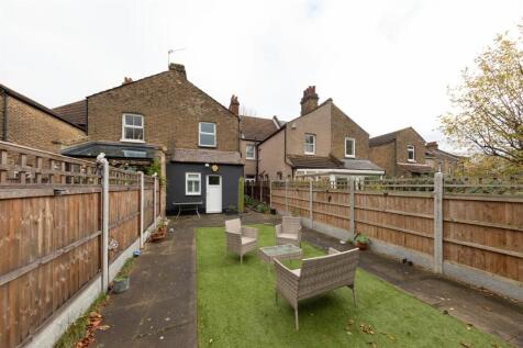 Pretoria Avenue, E17