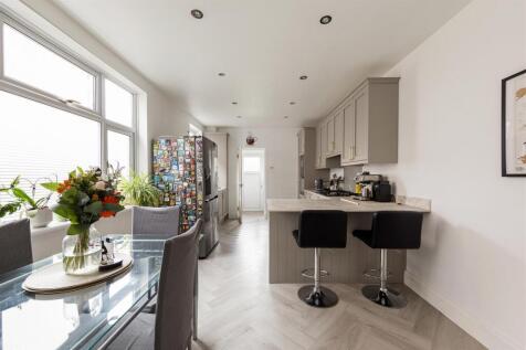 Pretoria Avenue, E17