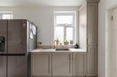 Pretoria Avenue, E17