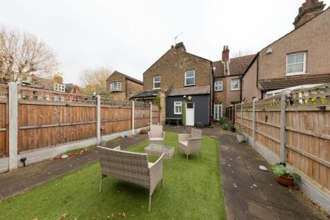 Pretoria Avenue, E17