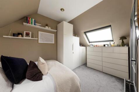 Pretoria Avenue, E17