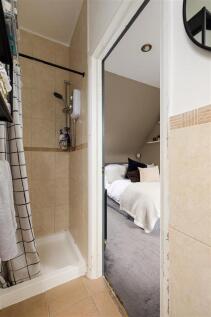 Pretoria Avenue, E17