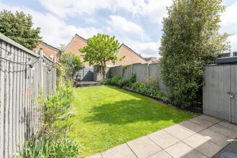Russell Road E17