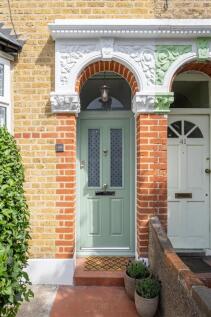 Russell Road E17
