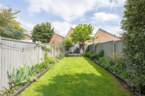 Russell Road E17