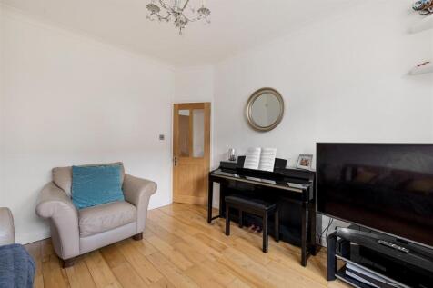 Peterborough Road, E10