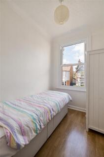 Peterborough Road, E10