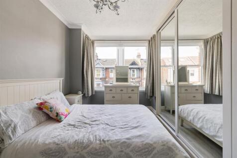 Peterborough Road, E10