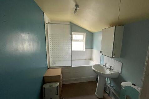 Outbuilding Bathroom T202411221539.jpeg
