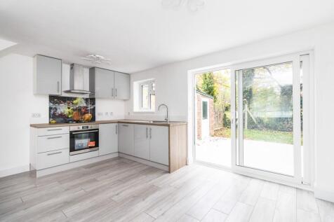 7 Coniston Close-07