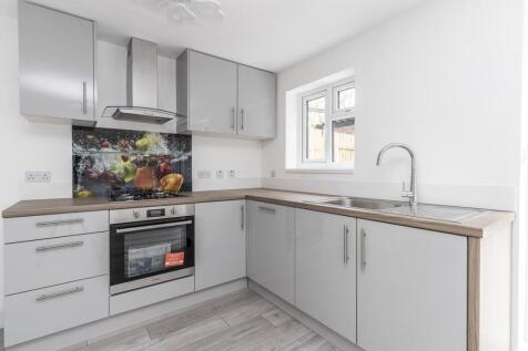 7 Coniston Close-08