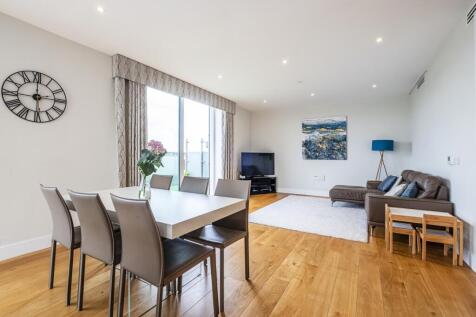 96 Northway House-13