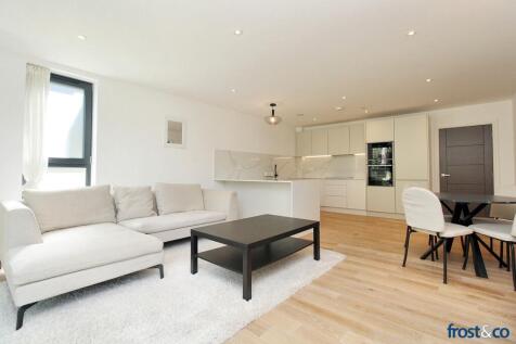 Lounge to Kitchen