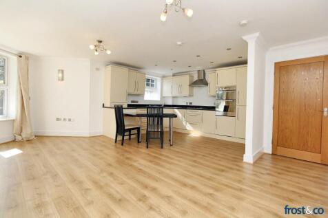 Lounge to Kitchen