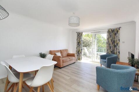 Lounge to Balcony