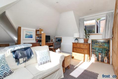 Living Room (2)