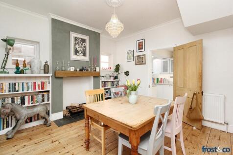 Dining to Kitchen