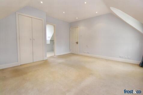 Master Bedroom to En-Suite