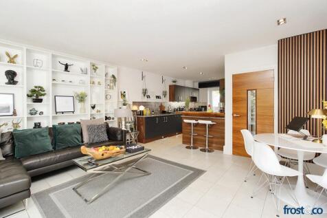 Lounge to Kitchen