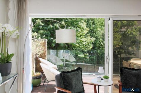 Lounge to Terrace