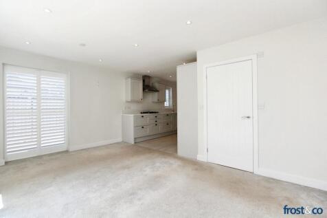 Lounge to Kitchen