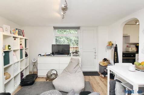 Lounge to Balcony