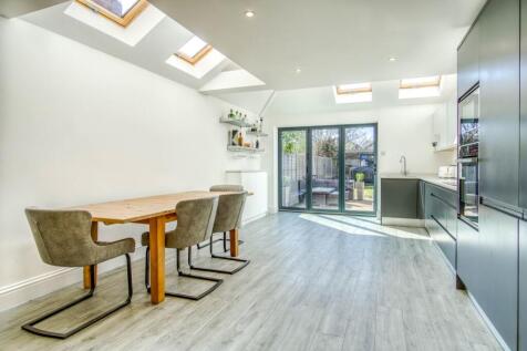 Kitchen Dining. (2)