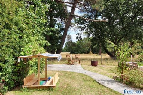 Garden to Rear