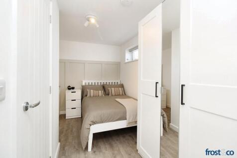 Wardrobes to Bedroom