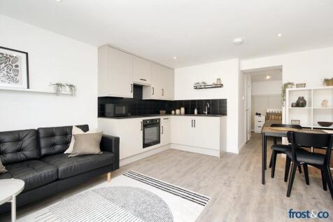 Lounge to Kitchen