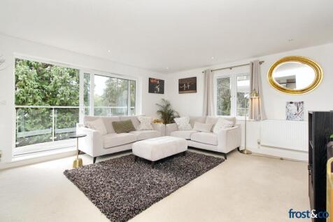 Lounge to Balcony
