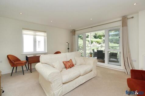 Lounge to Balcony