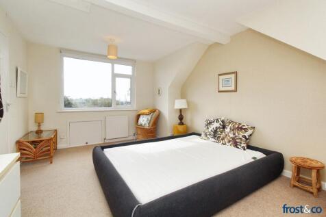 Upstairs Bedroom 2