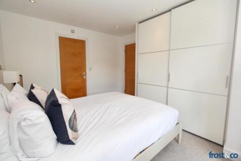 Master Bedroom to En-Suite
