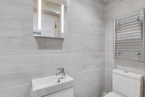 12_Ensuite 4-0.jpg