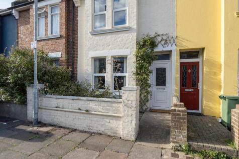 1372471-2-6900d75...