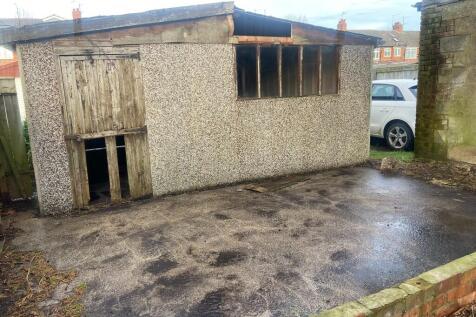 Garage (rear)