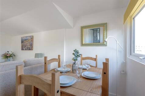 Chalet, Back Road 32