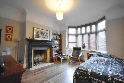 Front Room-min