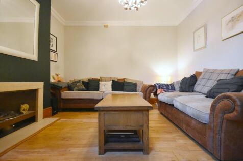Living Room 2-min