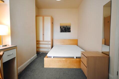 Bedroom 6-min