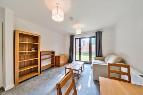 Sitting/Dining Room