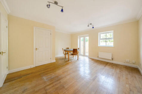 Sitting/Dining Room